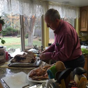 bill-carving-thanksgiving-2014-1