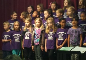 Dagny is the second from the left in the front row. I will not be winning any photography contests, but it's a camera phone People!