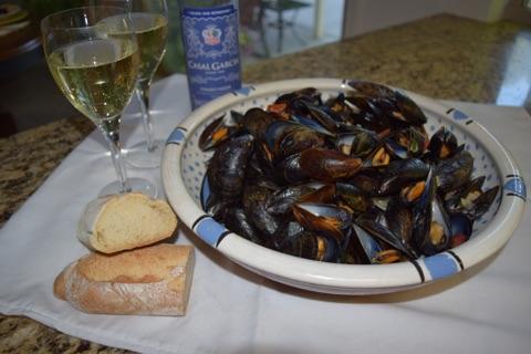 mussel wine bread