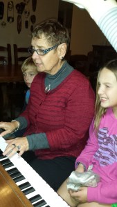 bec carter kenzie singing carols