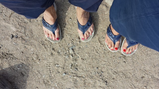 hiking flip flops
