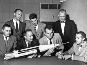 316421main_road2apollo-04_full